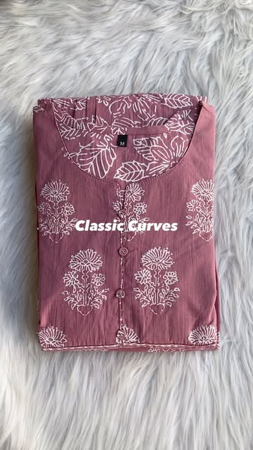 Kurti with pants & Dupatta set💫
.
Fabric: Cotton
.
Size: M