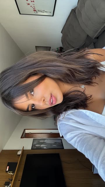 O meu novo corte de cabelo 🤍 médio com camadas e franja bor