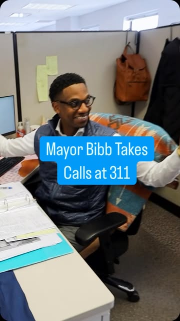 📞 Recently, @mayorbibb visited our dedicated #CLE311 team t