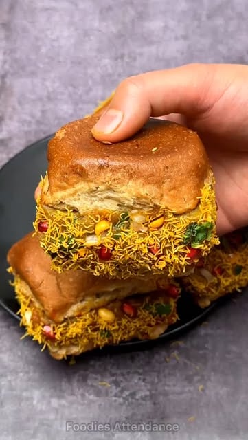 Kutchi Dabeli Recipe | Indian Street Food | Kutchi Dabeli
I