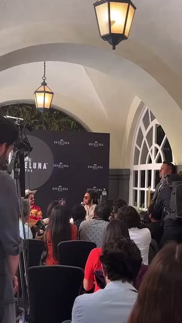 Esta tarde Lenny realizó una conferencia de prensa en el hot