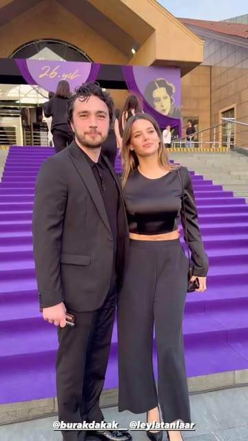 Afife Tiyatro Ödüllerinde 💜 #BurakDakak #LeylaTanlar