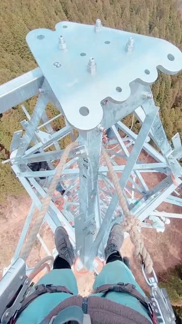 🇬🇧EN 🇧🇷PT Below ⬇️
あなたも登ってみませんか?👀
🇬🇧 Would you climb