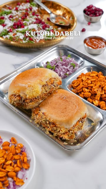 Kutchi Dabeli
Back with another 🔥 recipe from my Gujarat S