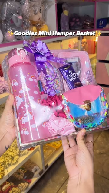 How beautiful is this basket for the upcoming season?💓
.
.