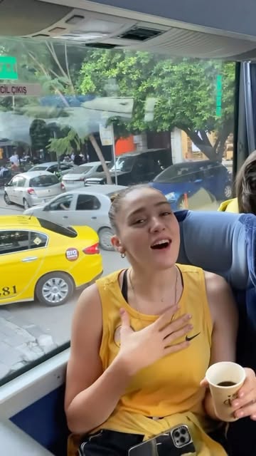 Zehra Güneş Fikrimin İnce Gülü’nü söylüyor🫶🏼☀️
Benimki yin