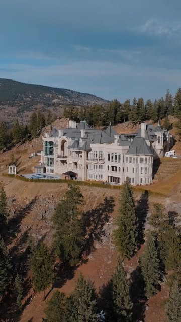 The one and only - Castle of Colorado 🏰
Offered at $60,000,