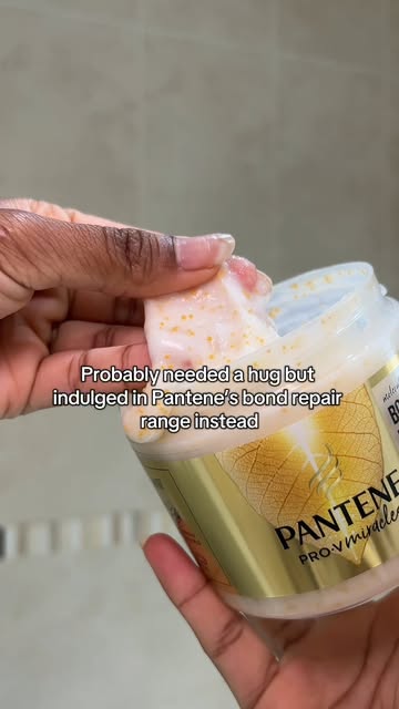 Group hug? You, Us, your Pantene bond repair hair mask ❤️
P