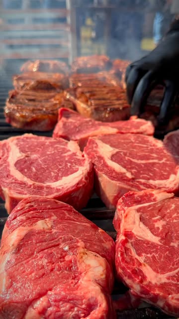 “Bife ancho perfeito para um delicioso churrasco de final de