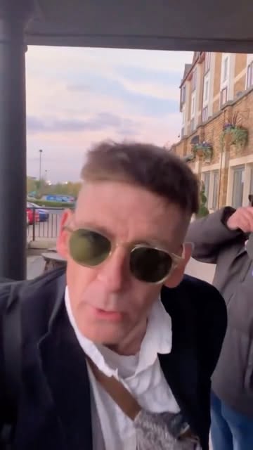 ¡By order of the Peaky Fuck#* Blinders! 🎬
Hoy cumple años P