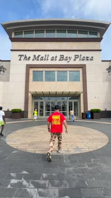✨YERRRR! Welcome to The @mallatbayplaza in The Bronx! We com