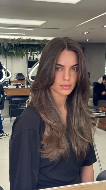 FACE LINE ✂️
O corte para o seu dia a dia que trás movimento