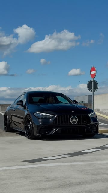 Rolling deep with CLE53 AMG 🦅
#mercedes #cle53amg @radi8wh