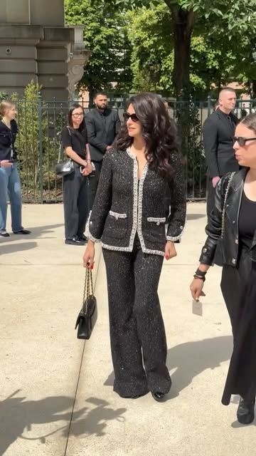 @chanelofficial house ambassador #PenelopeCruz arrives at th