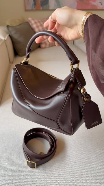 unbox my new baby with me - @loewe featherlight puzzle bag i