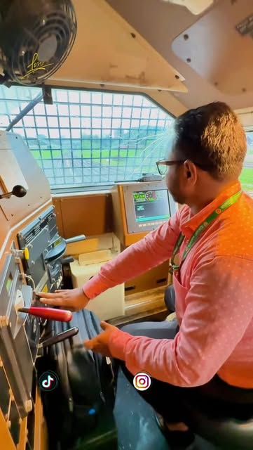 Ever wondered what a train driver’s cockpit looks like? #Tra