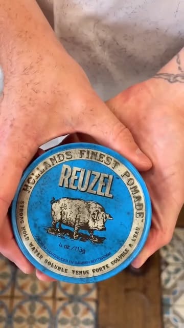 Reuzel Blue Pomade shines in the spotlight. This water solub