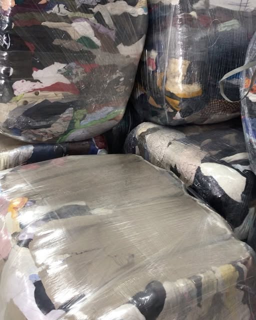 Hot Sale of Second Hand Clothing. Mixed Bales. Bales of mixe