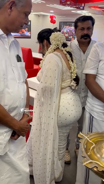 വിളക്ക് തെളിയിക്കുന്നതിന് മുൻപ് അന്നേച്ചി ചെയ്തത് കണ്ടോ 👍 #