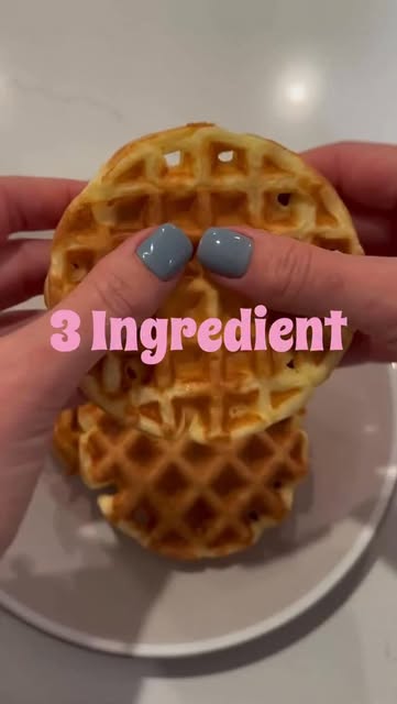 Three Ingredient Waffles 👌
.
The whole fam can enjoy this o