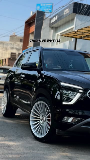 20” @neowheels surya silver wheels installed in Creta @creat