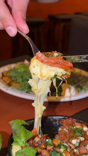 El restaurante y parrilla que estás buscando para comer muy
