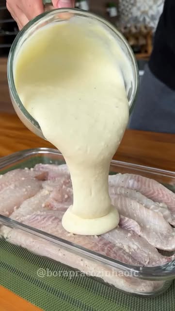 ### Peixe Delicioso ao Forno
INGREDIENTES:
- 4 batatas méd