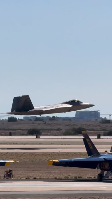 An Iconic Takeoff 😮💨🥹
A Lockheed Martin F-22A Raptor of