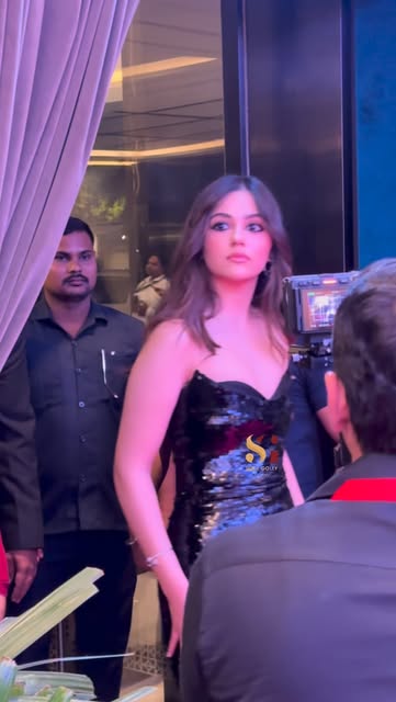 #AneetPadda spotted for Event
#bollywood s#unilgoley