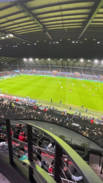 INSANE hyper-reality today for the Wrexham game. Felt like I