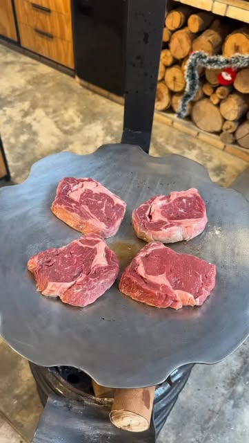 Bife ancho a pizzaiolo 🔥🥘
- Banha de porco
- Bife ancho