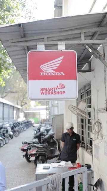Part 3: Inside Pune's largest Honda service center
.
Honda 2