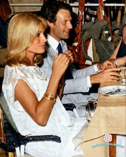 📸 Ajda Pekkan & Ahmet Mavitan aynı karede!
🌟 Ajda Pekkan,