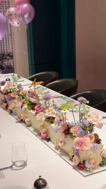 A little BTS from assembling the longest floral long table c