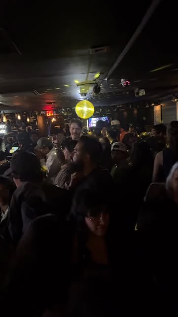 Spend your Friday night with us at the Gold Room!
#goldroo