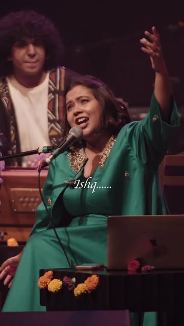My first original song🌼
Ek kalakaar ko aur kya chahiye, ba