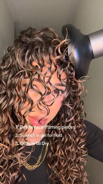 Definition+Volume Curl Routine🤩
Follow Tiktok: (nourxmohame