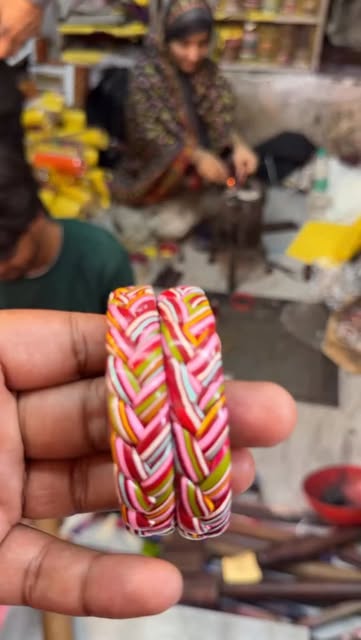 Rajasthani Lac Bangles Set 💛
Traditional Jaipuri Lakh Kada