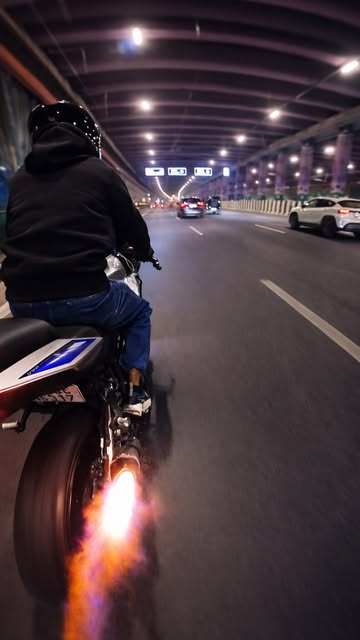 Exhausht+Tunnel 🔥🧨
.
.
.
#r15 #exhaust #fire #shot #flame