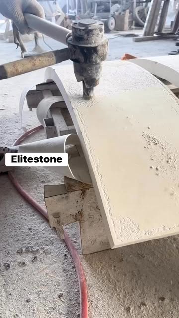 beige limestone bush hammered.
Suitable for exterior wall cl