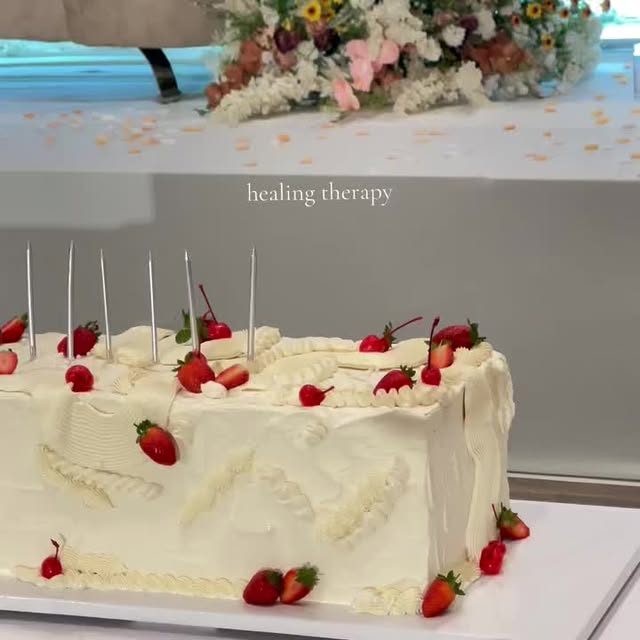 45” long Table Runner wedding cake ✨
#thebakestore #cakesin