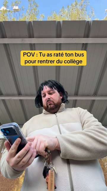 POV : Tu as raté ton bus pour rentrer du collège