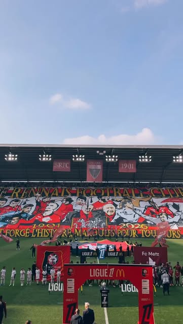 Pour toi Stade Rennais Football Club, à la gloire de ton his