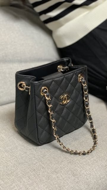 Disponible Louis Vuitton
Reverse Monogram Dauphine