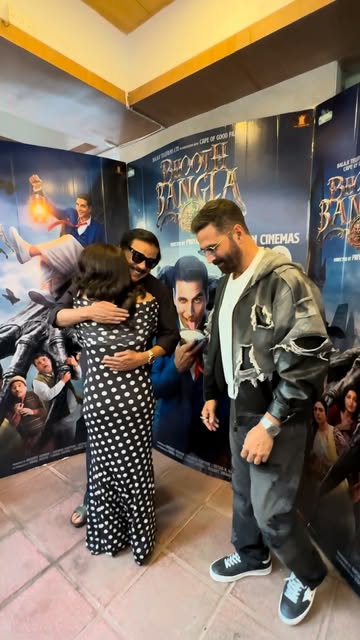 Akshay Kumar, Wamiqa Gabbi And Priyadarshan Spotted At Ekta