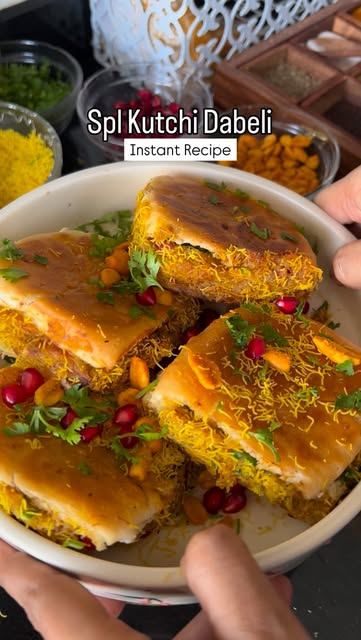 Gujarat Famous dabeli 😍🤤 Instant Recipe
Ingredients:
2-3