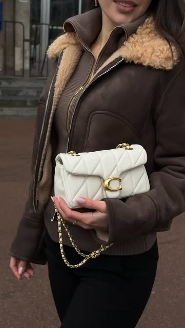 Coach Tabby Pillow Shoulder Bag 20🤍
[ доступна у 5х кольора