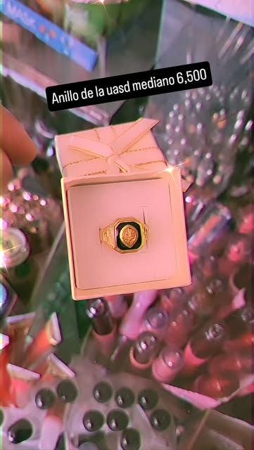Anillo de la uasd entregado 6500